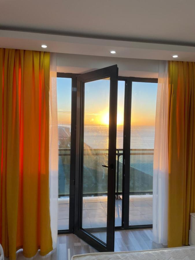 Sea View Apartments Orbi Beach Tower Batoemi Buitenkant foto