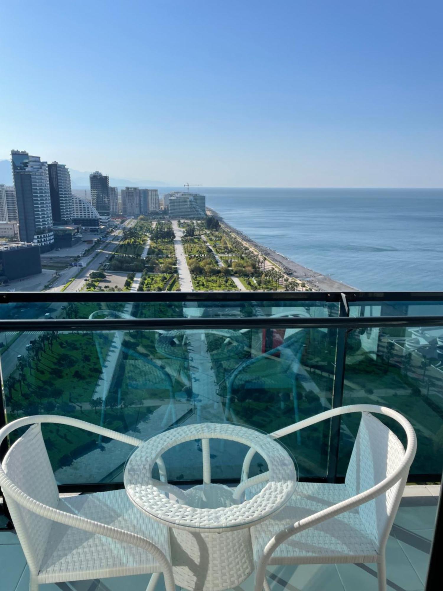 Sea View Apartments Orbi Beach Tower Batoemi Buitenkant foto